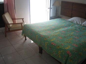 Paradise Brandon Hill Guest House Montego Bay Zewnętrze zdjęcie